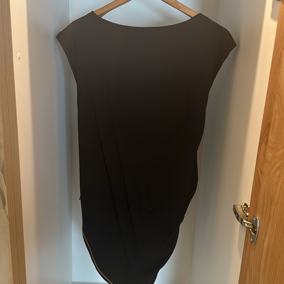 Love Moschino, made in Europe black a symmetrical dress with gold zipper detail - Picture 2 of 5